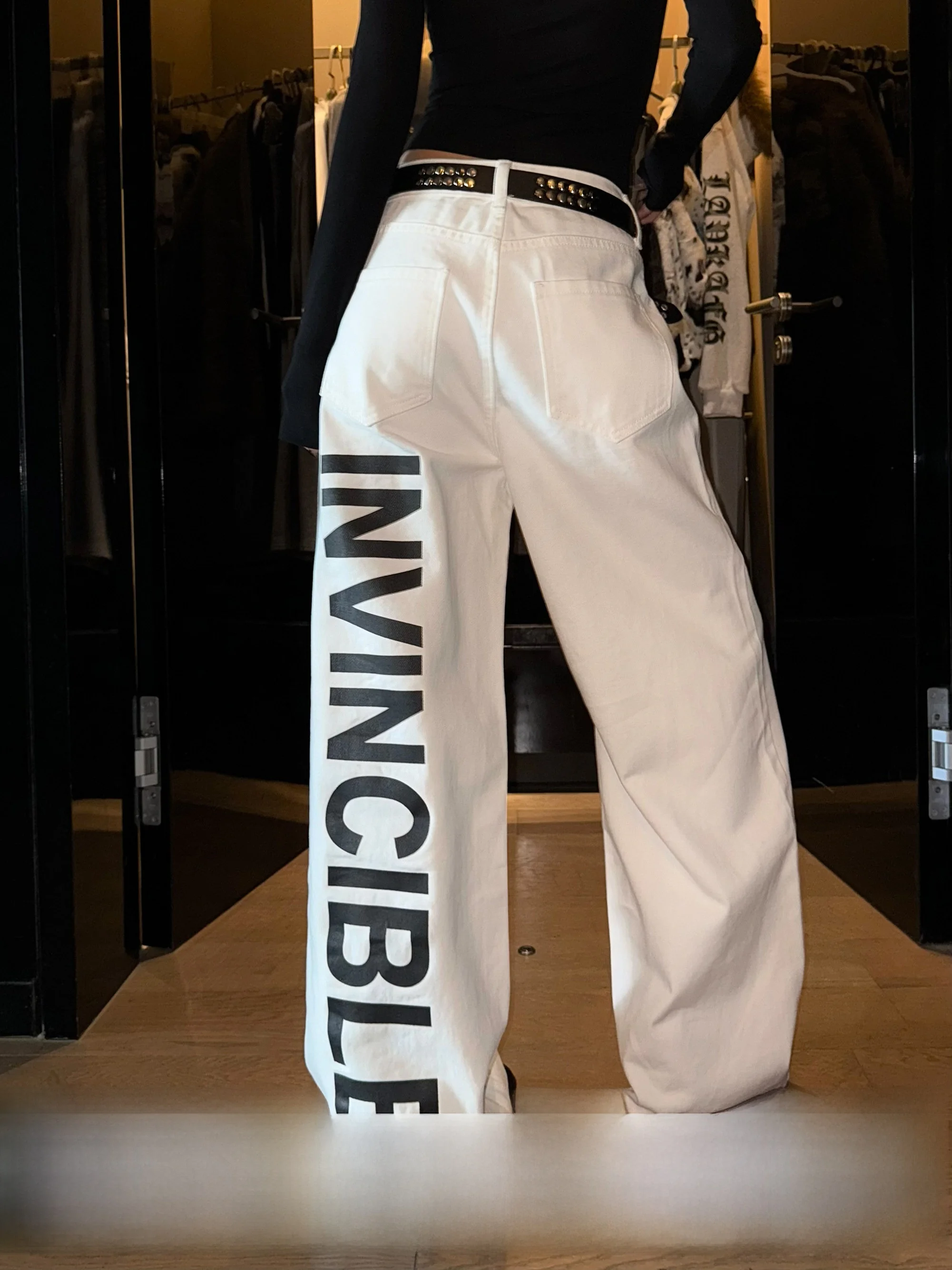 Женские джинсы Wild Zero White Wide Leg Denim с широкими штанинами, свободного кроя, с принтом в виде букв, средней посадки
Женские джинсы Wild Zero White Wide Leg Denim с широкими штанинами, свободного кроя, с принтом в виде букв, средней посадки