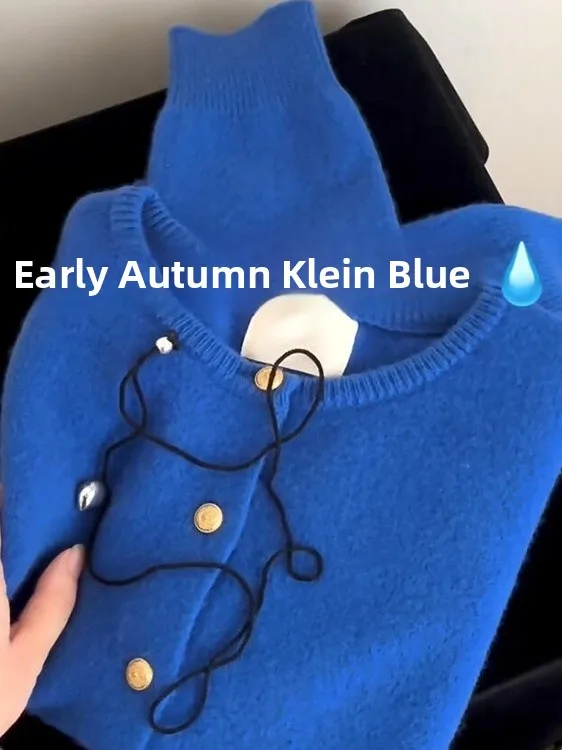 Klein Blue Knitted Sweater Coat Loose Comfortable Versatile Autumn 2025 Soft Lazy Style High-End Feel Commute Wind Short Length
Klein Blue Knitted Sweater Coat Loose Comfortable Versatile Autumn 2025 Soft Lazy Style High-End Feel Commute Wind Short Length
