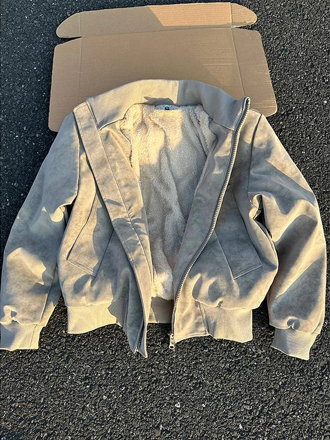 Мужская хлопковая куртка-бомбер с эффектом тай-дай, с воротником-стойкой, теплая, молодежная, модная, приталенного кроя, с длинными рукавами, на молнии
Мужская хлопковая куртка-бомбер с эффектом тай-дай, с воротником-стойкой, теплая, молодежная, модная, приталенного кроя, с длинными рукавами, на молнии