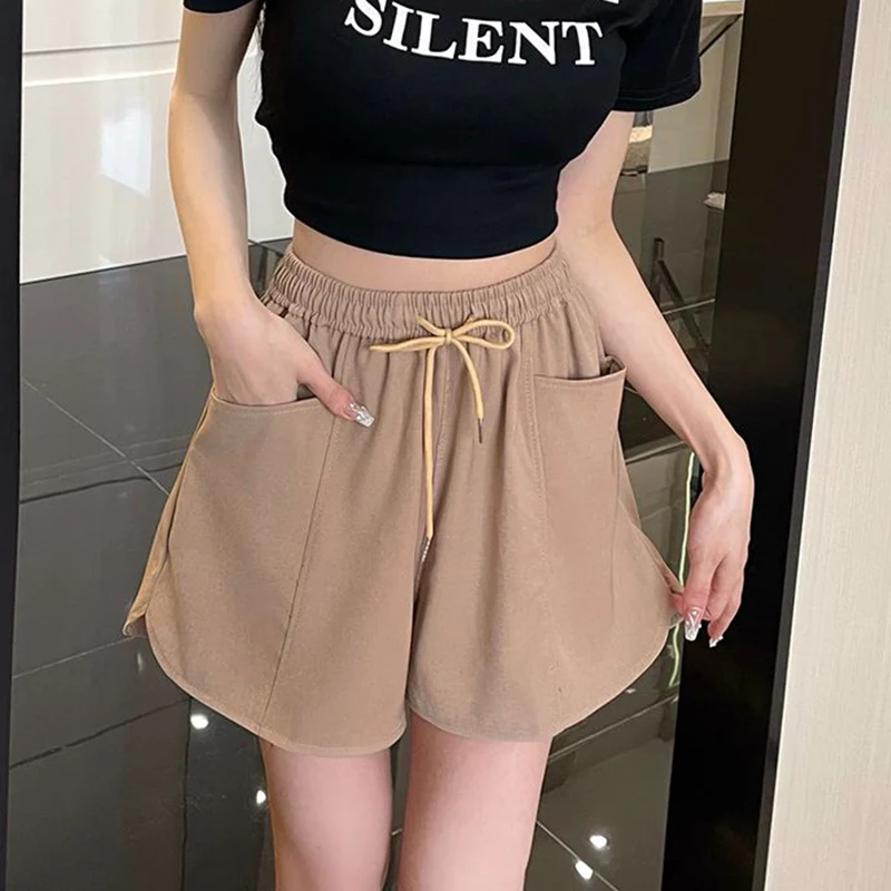 Hot Sale Summer Lady Comfortable Baggy Short Pants Girls Classic Fashion High Waist Joggers Female Thin Wide Leg Shorts
Hot Sale Summer Lady Comfortable Baggy Short Pants Girls Classic Fashion High Waist Joggers Female Thin Wide Leg Shorts