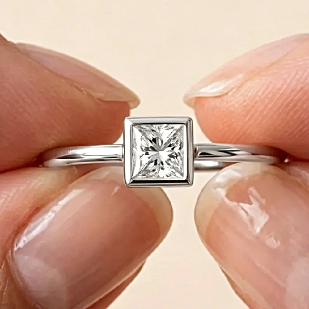 0.3CT Bezel Set Princess Cut Moissanite Ring for Women 925 Sterling Silver 18K Gold Plated Wedding Band Jewelry with Certified
0.3CT Bezel Set Princess Cut Moissanite Ring for Women 925 Sterling Silver 18K Gold Plated Wedding Band Jewelry with Certified