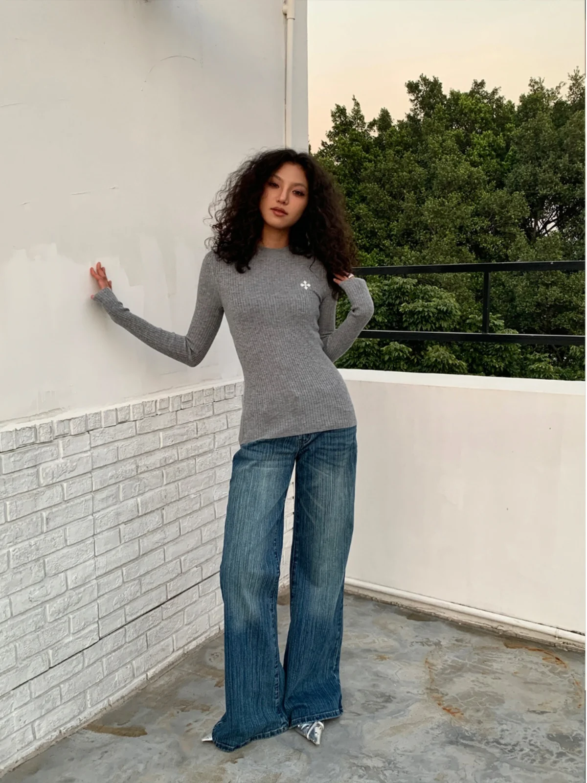 GoGo Burn Embroidered ey round Ne Knitted Sweater Women's Slim Fit Inner Wear Early Summer New Sle Commute Sle
GoGo Burn Embroidered ey round Ne Knitted Sweater Women's Slim Fit Inner Wear Early Summer New Sle Commute Sle