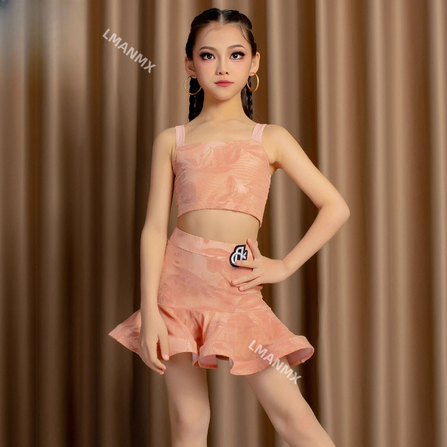 Детское платье для латинских танцев для девочек, новинка 2025, весенне-летнее высококачественное платье для выступлений
Детское платье для латинских танцев для девочек, новинка 2025, весенне-летнее высококачественное платье для выступлений