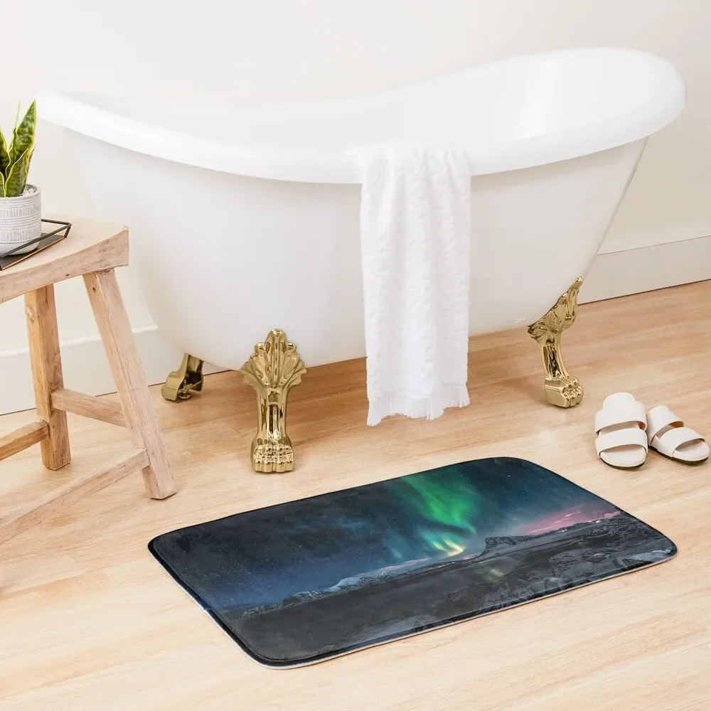 magnetic northern lights skies above the sea at night Bath Mat Bathroom Kit Carpet Carpet Carpet Mat
magnetic northern lights skies above the sea at night Bath Mat Bathroom Kit Carpet Carpet Carpet Mat