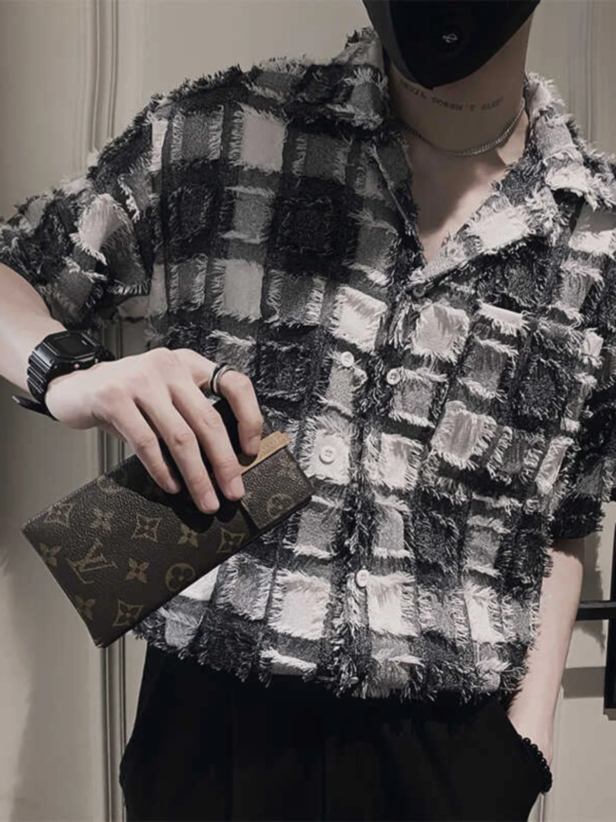 Summer Men's Thin Tassel Shirt Casual Loose Short Sleeve Korean Style Checkered Fashionable Brand Standard Fit Youth Popular
Summer Men's Thin Tassel Shirt Casual Loose Short Sleeve Korean Style Checkered Fashionable Brand Standard Fit Youth Popular
