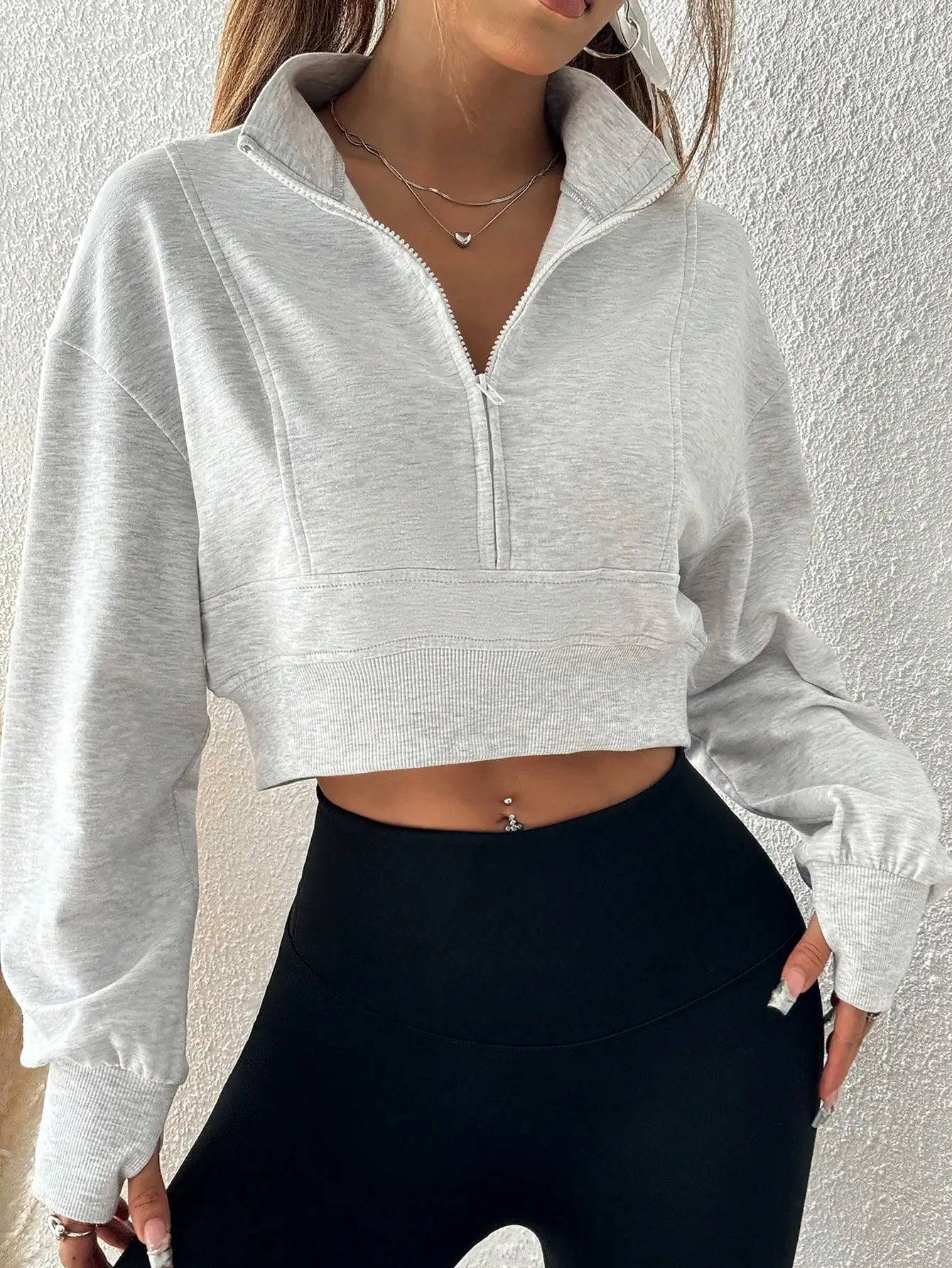 Женская укороченная толстовка на молнии, повседневный топ с длинными рукавами на осень/зиму, минималистичный стиль
Женская укороченная толстовка на молнии, повседневный топ с длинными рукавами на осень/зиму, минималистичный стиль