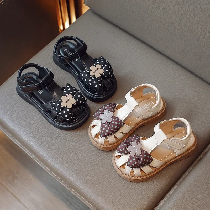 Girls 2024 Spring and Summer New Sandals, Children's Hollow Breathable Baby Princess Shoes, Retro Bow Non-slip Beach Shoes
Girls 2024 Spring and Summer New Sandals, Children's Hollow Breathable Baby Princess Shoes, Retro Bow Non-slip Beach Shoes