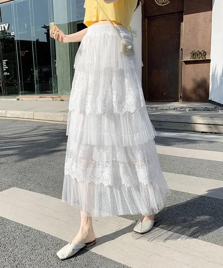 Spring and Summer New French Lace Splicing Polka Dot Fairy Mesh Skirt Embroidered Cake High Waist Skirt Casual Women's Wear
Spring and Summer New French Lace Splicing Polka Dot Fairy Mesh Skirt Embroidered Cake High Waist Skirt Casual Women's Wear