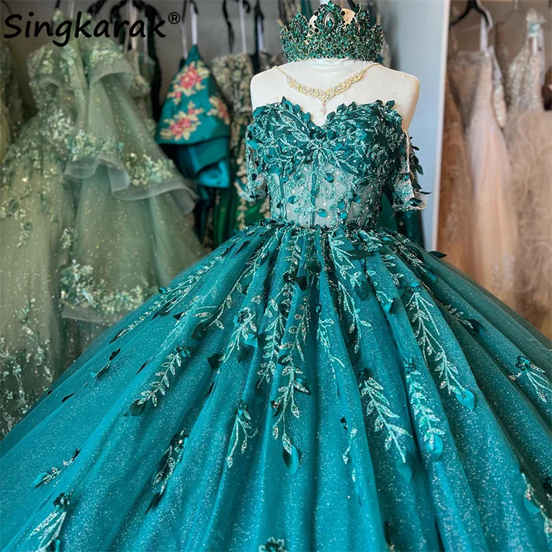 Glitter Emerald Green 2024 Princess Quinceanera Dresses Off Shoulder Ball Gown Beaded Flowers Applique Sweet 16 Dress Vestidos
Glitter Emerald Green 2024 Princess Quinceanera Dresses Off Shoulder Ball Gown Beaded Flowers Applique Sweet 16 Dress Vestidos
