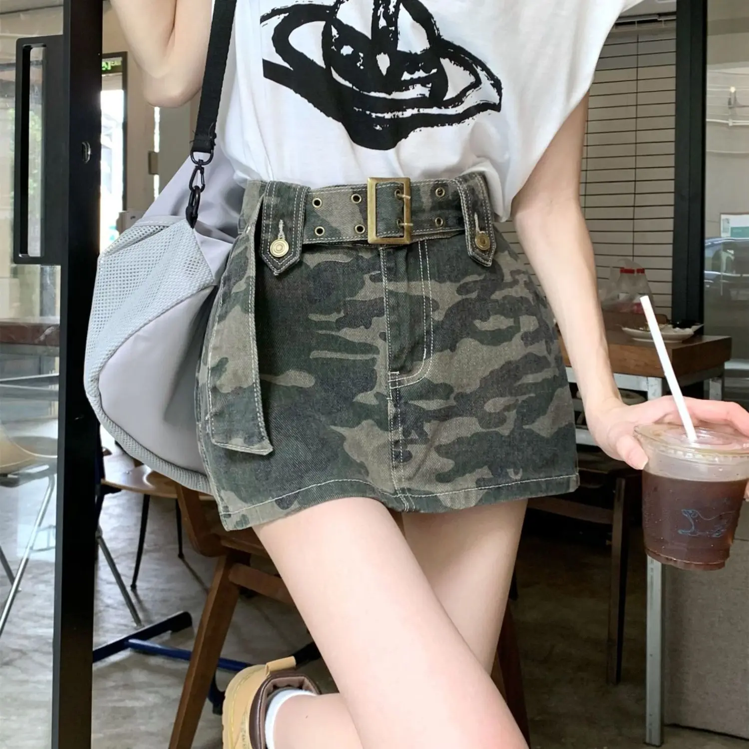 High Street Camouflage Denim Cloth Bag Hip Skirt Retro Hong Kong Style Workwear Short Skirt Spicy Women's Half Skirt
High Street Camouflage Denim Cloth Bag Hip Skirt Retro Hong Kong Style Workwear Short Skirt Spicy Women's Half Skirt