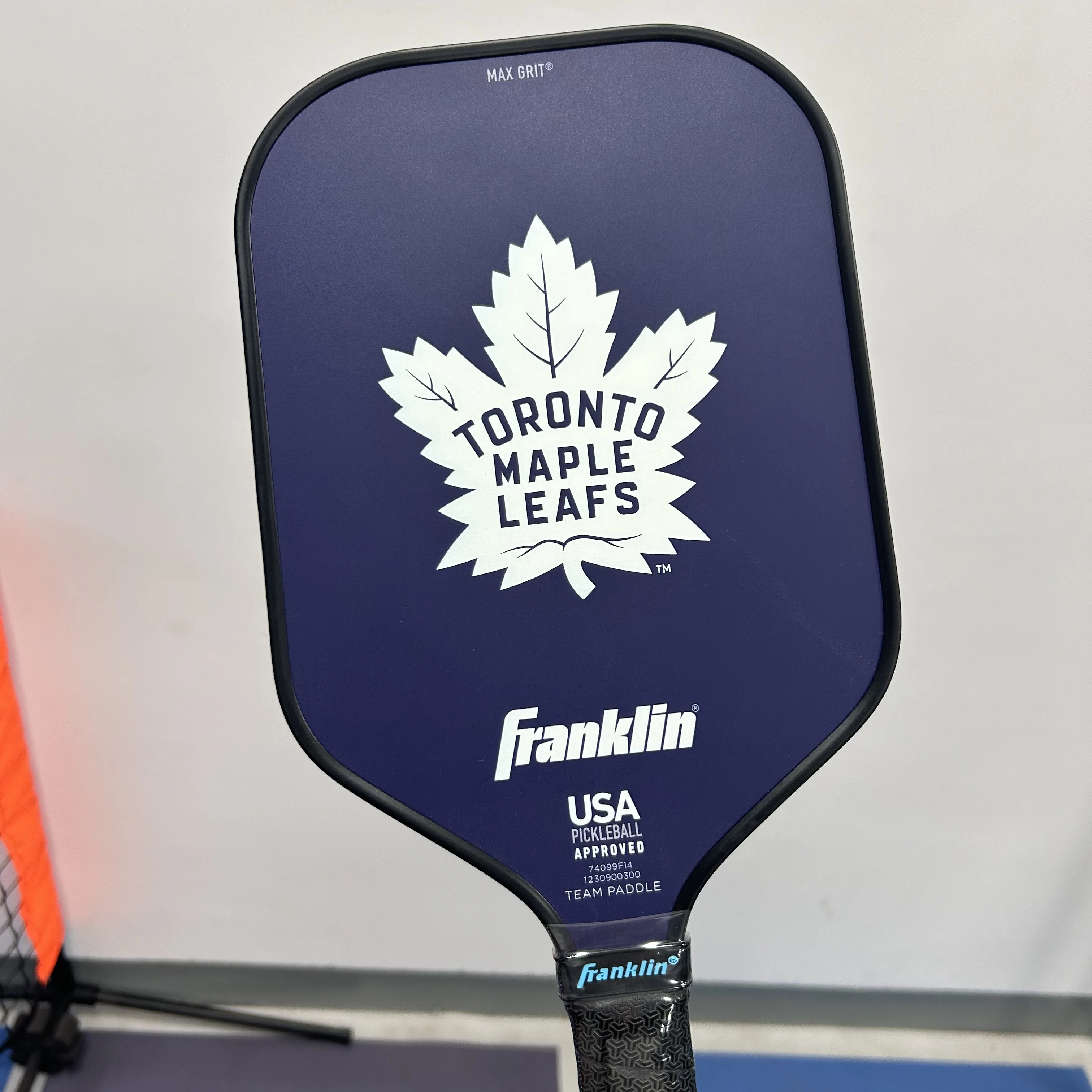 Team racket series Blue Maple Leaf series Max Grip technology fiberglass Peak racket
Team racket series Blue Maple Leaf series Max Grip technology fiberglass Peak racket