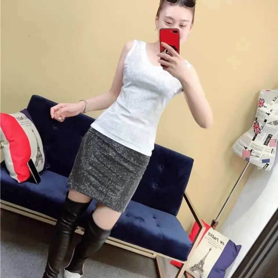 Women Two-piece Set Diamond Skirt 2026 Spring/summer New V-neck High Waist Slimming Bag Skirt
Women Two-piece Set Diamond Skirt 2026 Spring/summer New V-neck High Waist Slimming Bag Skirt
