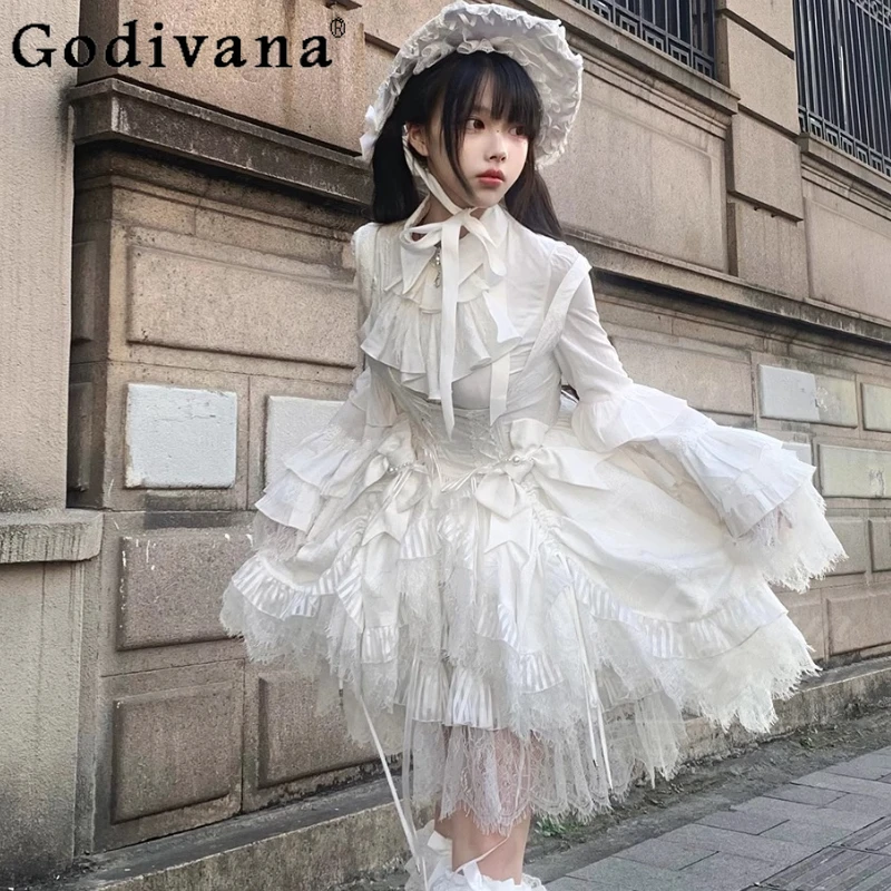 Gothic Lolita Big Lace Flare Sleeve Temperament Turn-down Collar Bottoming Shirt Sweet Cool Girl Slim Versatile Personality Top
Gothic Lolita Big Lace Flare Sleeve Temperament Turn-down Collar Bottoming Shirt Sweet Cool Girl Slim Versatile Personality Top