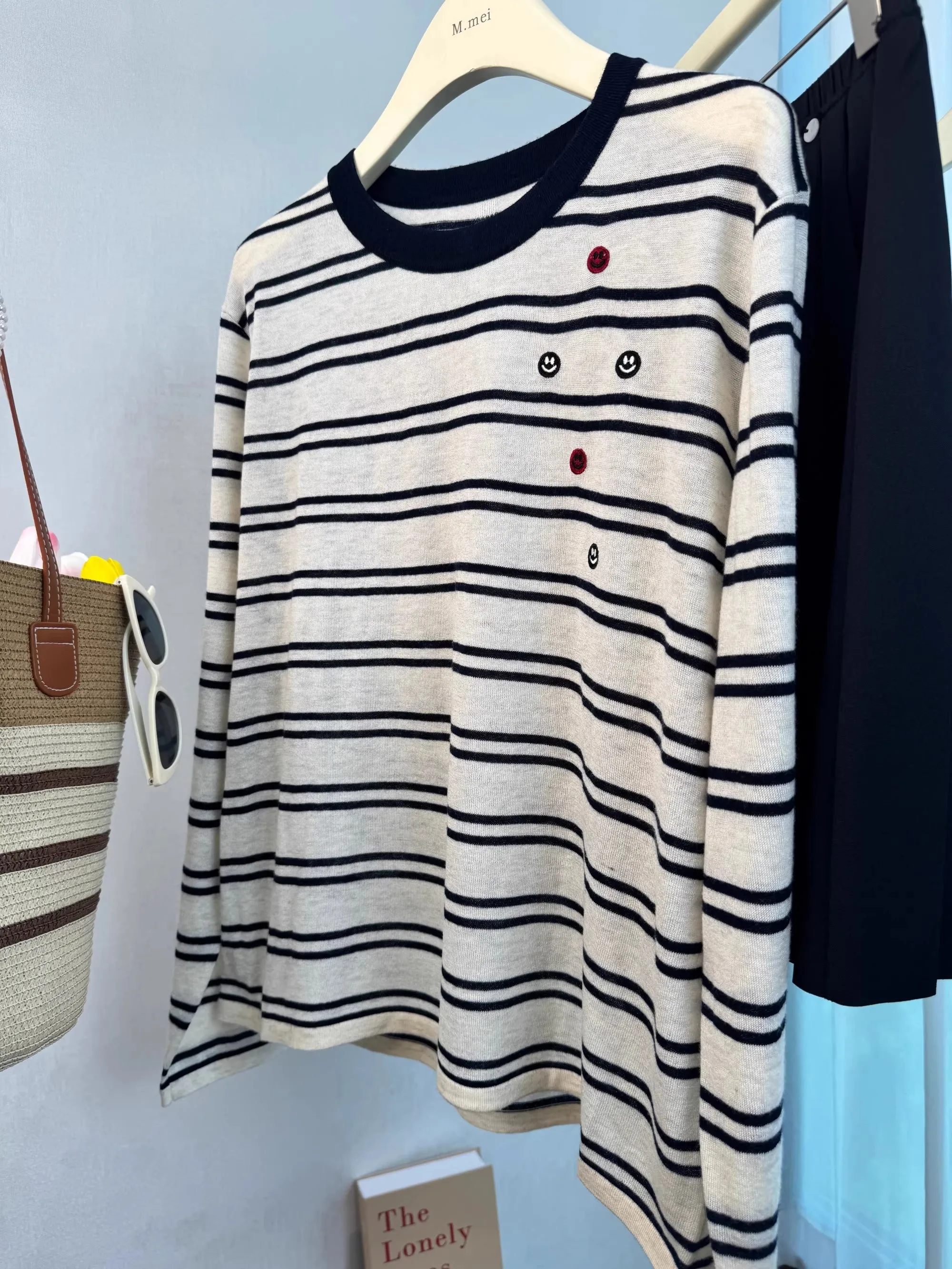 Extra Large 300 Pou Korean Version Color Blo Stripe Wool Knitted Sweater Women's round Ne Embroidered Long Sve Sweater
Extra Large 300 Pou Korean Version Color Blo Stripe Wool Knitted Sweater Women's round Ne Embroidered Long Sve Sweater