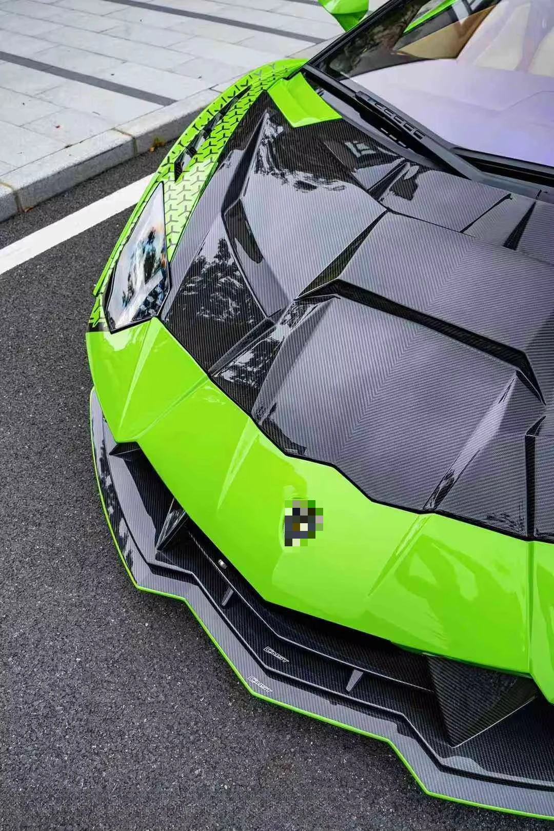 Custom made Dry Carbon Fiber Body Kit forLamborghini Aventador LP700 - Includes Hood, Front Lip, Side Skirt & Diffuser 2013-2017
Custom made Dry Carbon Fiber Body Kit forLamborghini Aventador LP700 - Includes Hood, Front Lip, Side Skirt & Diffuser 2013-2017