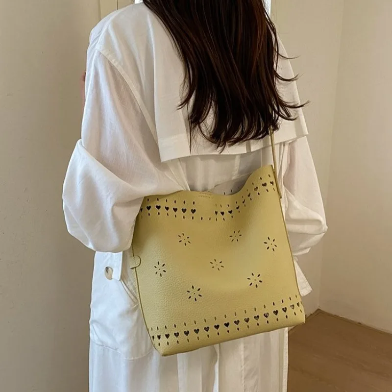 Women's Everyday Style Multi-color Faux Leather Hollow-out Bucket Bag, for Work, Travel, Daily Commute & Casual Street Style
Women's Everyday Style Multi-color Faux Leather Hollow-out Bucket Bag, for Work, Travel, Daily Commute & Casual Street Style