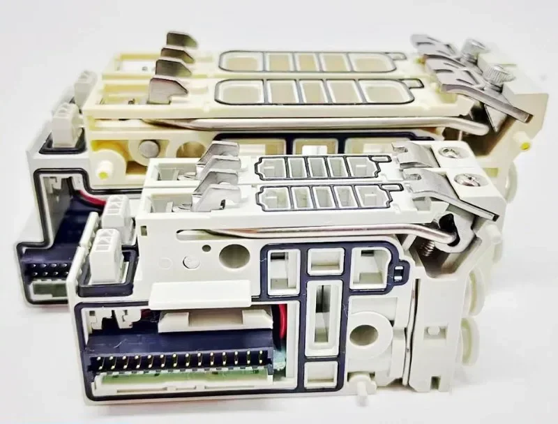 Оригинальный контейнерный компонент SMC VVQC1000 VVQC2000 4000-1A-D-C4-C6-C8-C10
Оригинальный контейнерный компонент SMC VVQC1000 VVQC2000 4000-1A-D-C4-C6-C8-C10