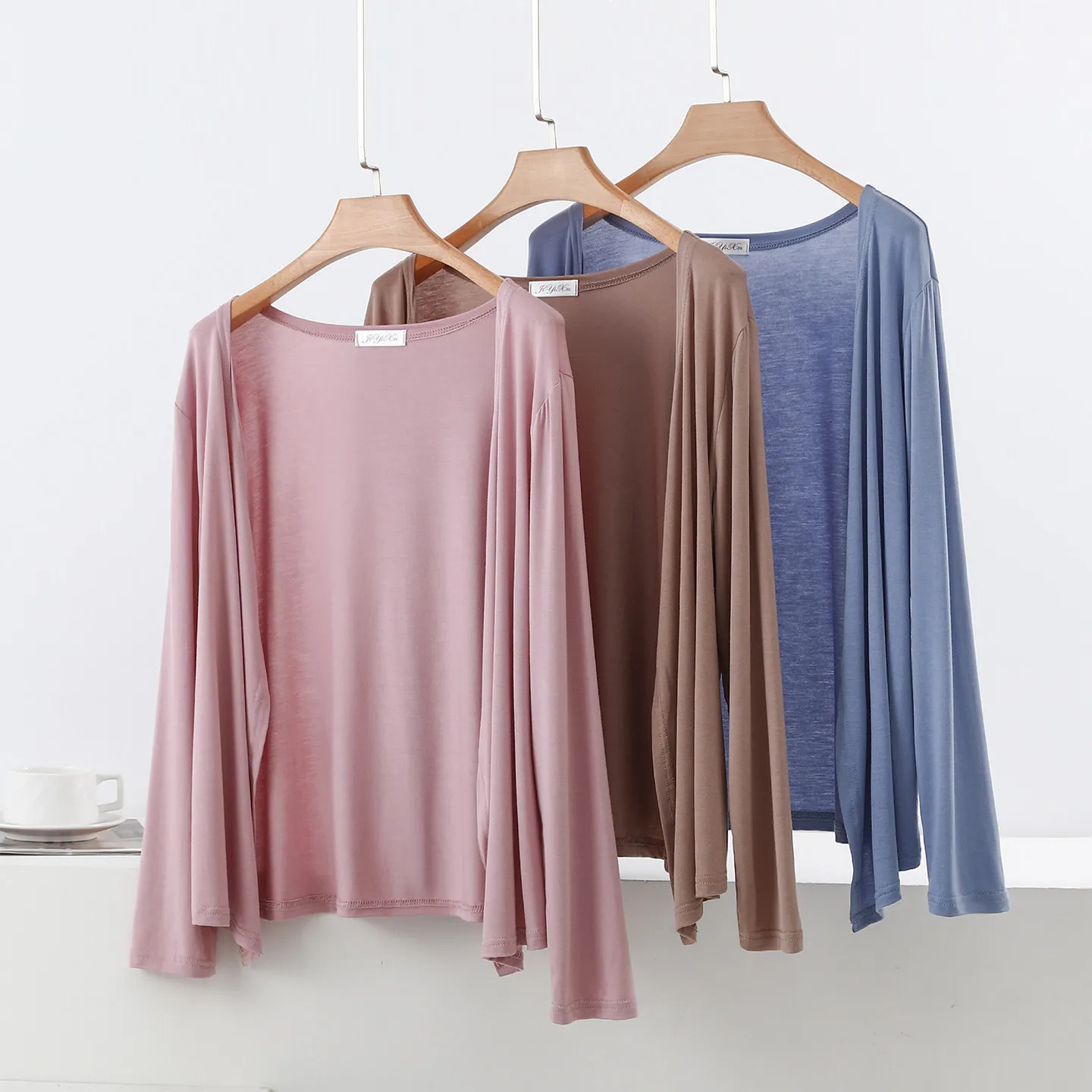 2026 New Modal Large Size Open Cardigan Spring Summer Thin Long Sve Loose oulder Wrap Color Sunscreen Air Conditio...
2026 New Modal Large Size Open Cardigan Spring Summer Thin Long Sve Loose oulder Wrap Color Sunscreen Air Conditio...