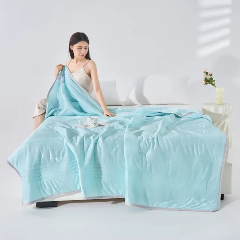 New cool silk Xia Liang quilt Class A solid color simple wind summer quilt cold Xia Liang air conditioner quilt
New cool silk Xia Liang quilt Class A solid color simple wind summer quilt cold Xia Liang air conditioner quilt