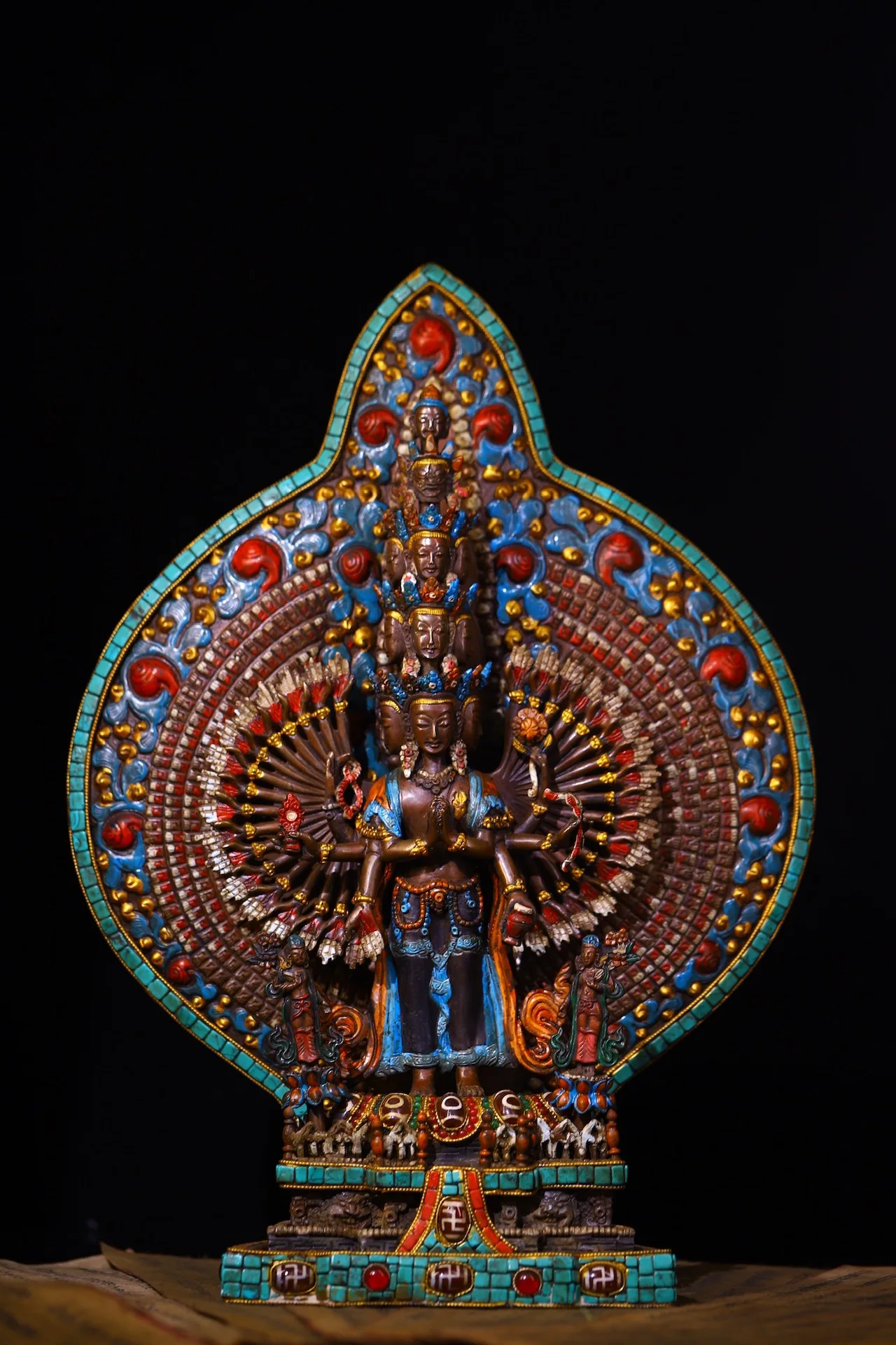 15"Tibetan Temple Collection Old Purple Bronze Painted Mosaic Gem gZi Beads 1000 arm Guanyin Standing Buddha Worship Hall
15"Tibetan Temple Collection Old Purple Bronze Painted Mosaic Gem gZi Beads 1000 arm Guanyin Standing Buddha Worship Hall