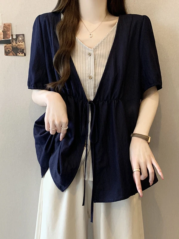 plus Size Women's V-Neck Shirt Elegant Slimming Top Summer Fashionable Striped Short Sleeve Single Button Closure Casual Blouse
plus Size Women's V-Neck Shirt Elegant Slimming Top Summer Fashionable Striped Short Sleeve Single Button Closure Casual Blouse