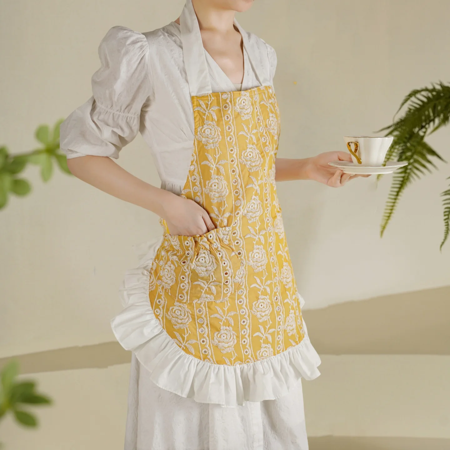 Rose Embroidered Cotton Apron Stylish Home Kitchen Neck Hanging Housework Non Waterproof Waist Apron
Rose Embroidered Cotton Apron Stylish Home Kitchen Neck Hanging Housework Non Waterproof Waist Apron