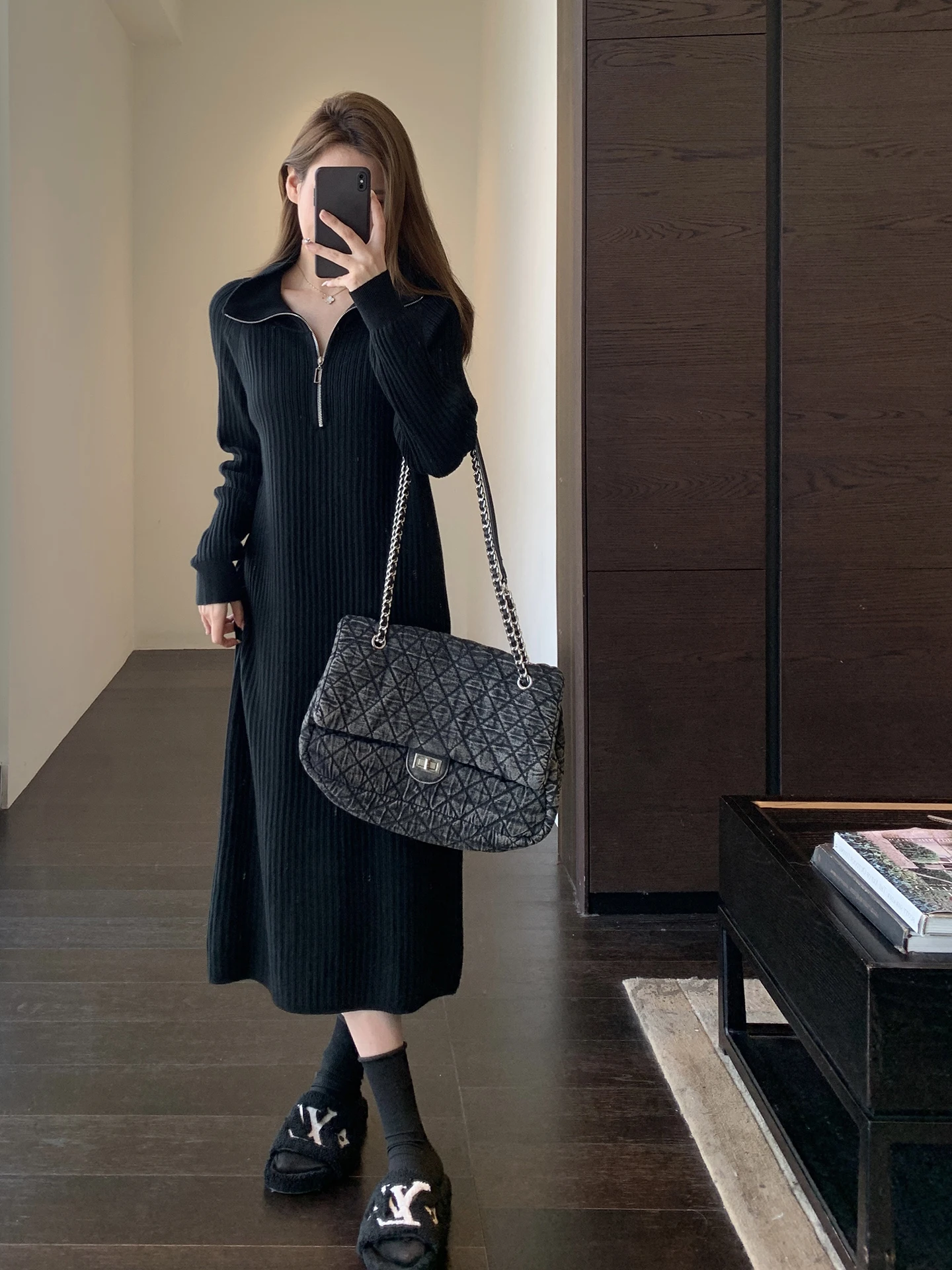 Laid-back Chic Loose Knitted Long Dress Women's Early Spring 2026 New Style Casual Zipper Soft Fabric Warm Long Sleeve H-Shape
Laid-back Chic Loose Knitted Long Dress Women's Early Spring 2026 New Style Casual Zipper Soft Fabric Warm Long Sleeve H-Shape