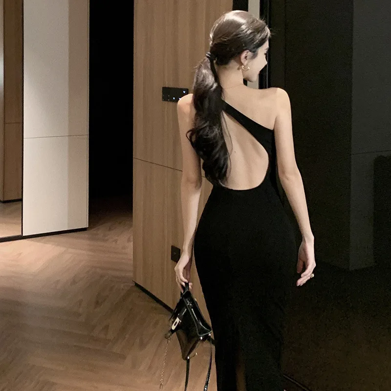 Slant shoulder backless dress niche design feeling hip wrap thin sexy hot girl slim fit
Slant shoulder backless dress niche design feeling hip wrap thin sexy hot girl slim fit