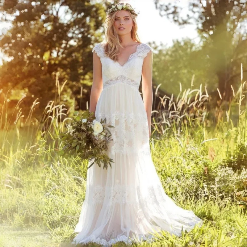 Bohemian Lace Empire Waist Wedding Dress V-Neck with Tiered Tulle Skirt Evening Gowns Customizable
Bohemian Lace Empire Waist Wedding Dress V-Neck with Tiered Tulle Skirt Evening Gowns Customizable