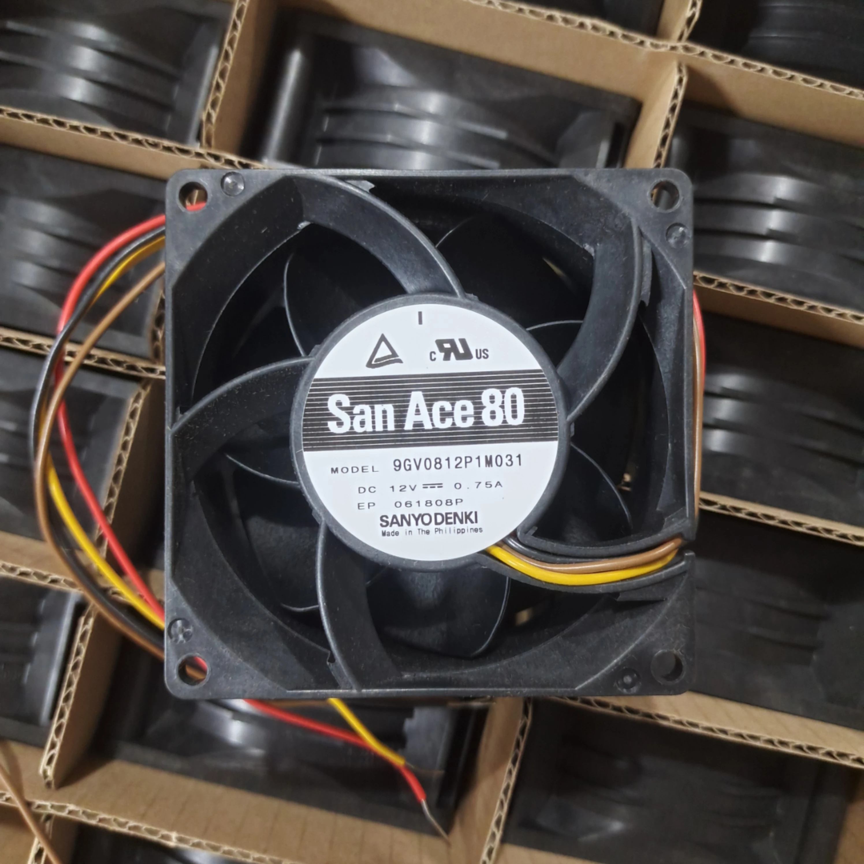 Sanyo Denki 9GV0812P1M031 DC 12V 0.75A 80x80x38mm 4-Wire Server Cooling Fan
Sanyo Denki 9GV0812P1M031 DC 12V 0.75A 80x80x38mm 4-Wire Server Cooling Fan