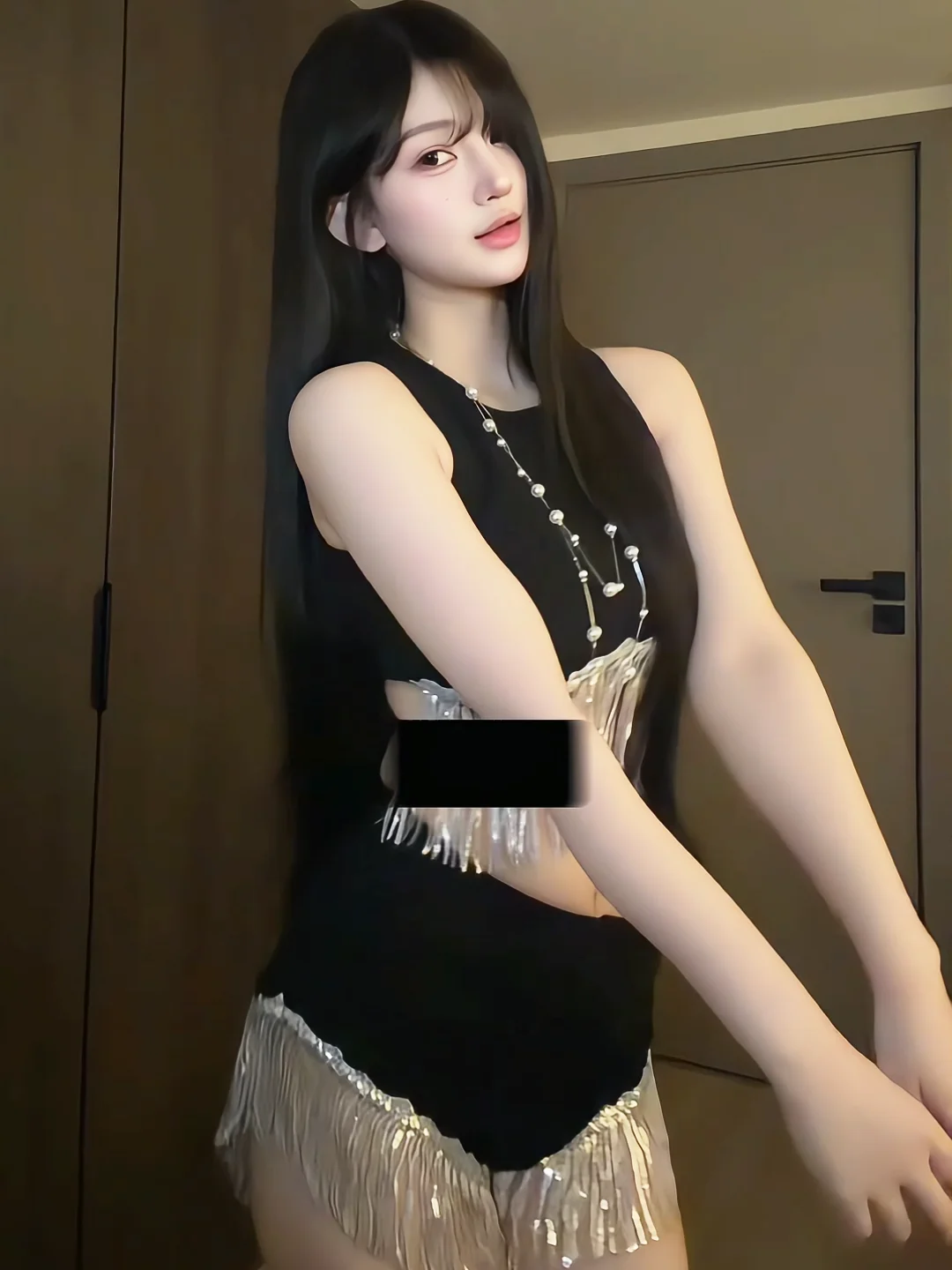 Sexy Splice Sequin Tassel Trim Vest Top And Shorty Shorts Two-Piece Set for Young Women Summer Fashion Outfit Low Waist Shorts
Sexy Splice Sequin Tassel Trim Vest Top And Shorty Shorts Two-Piece Set for Young Women Summer Fashion Outfit Low Waist Shorts