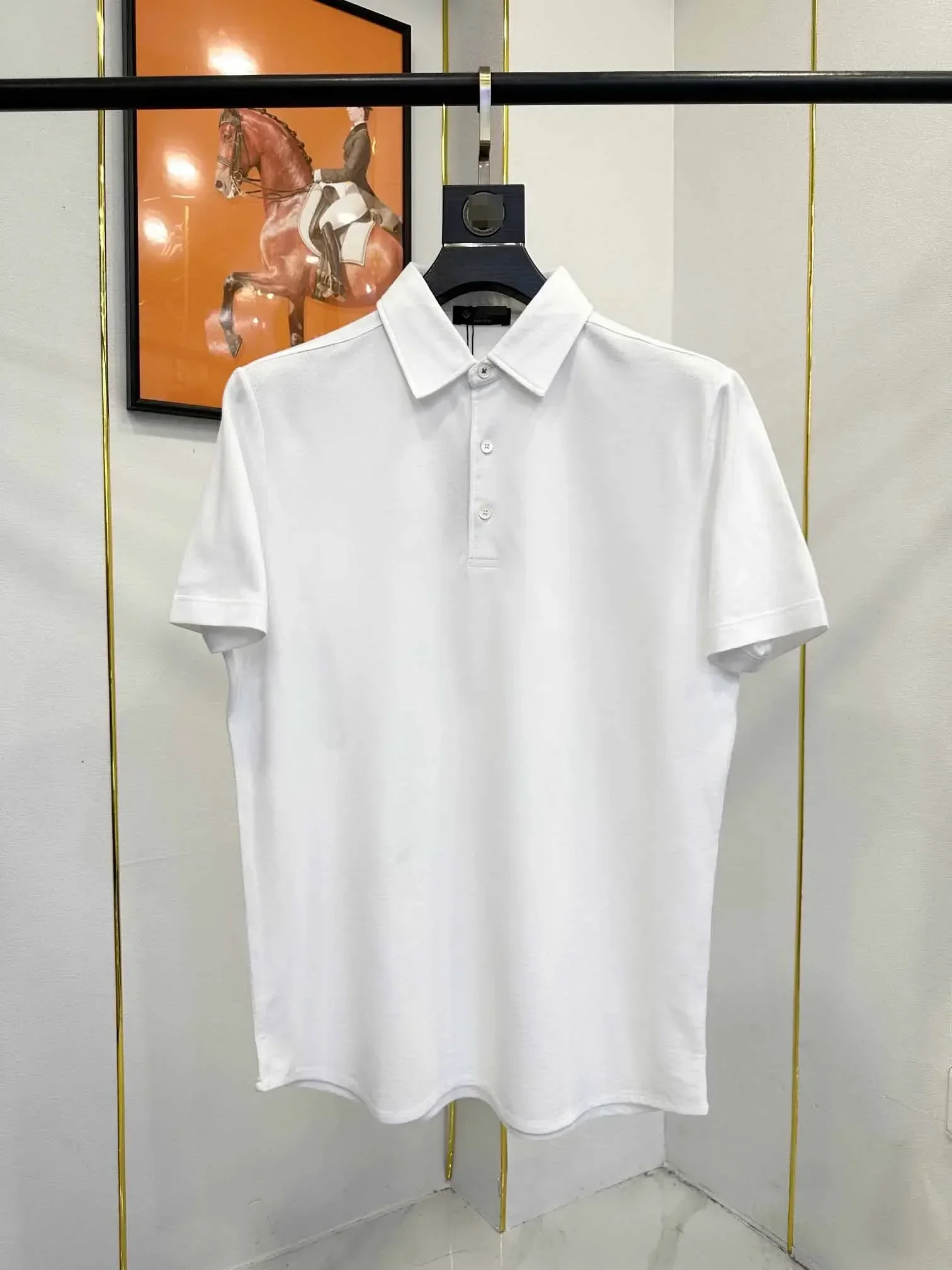 2024DIKU Shirt silk men 2024 summer new short sleeve breathable thin embroidery quality big size M-3XL
2024DIKU Shirt silk men 2024 summer new short sleeve breathable thin embroidery quality big size M-3XL