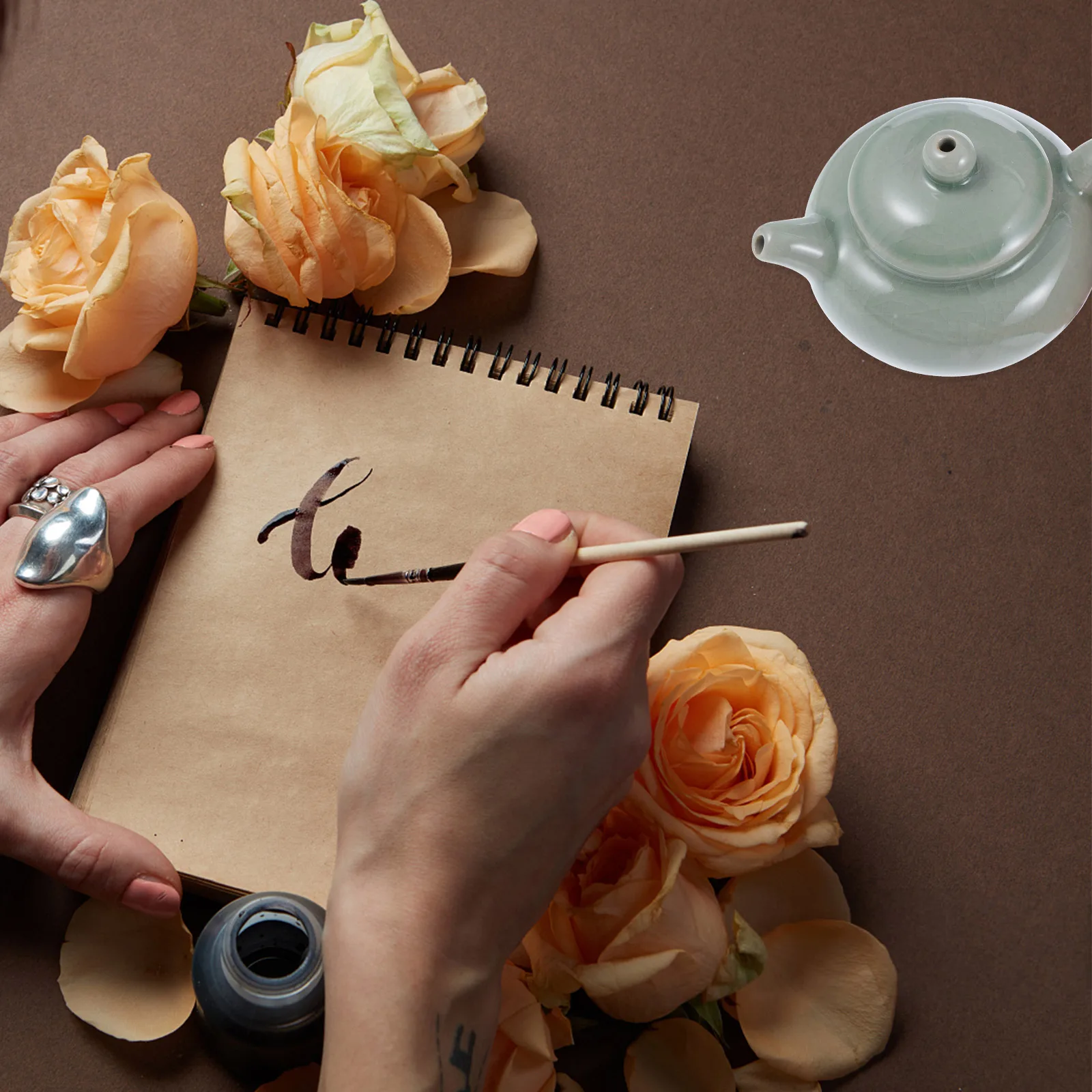 1Pcs Calligraphy Water Dropper Ceramic Ink Container Portable Smooth Edges Chinese Culture Gift for Ink Grinding
1Pcs Calligraphy Water Dropper Ceramic Ink Container Portable Smooth Edges Chinese Culture Gift for Ink Grinding