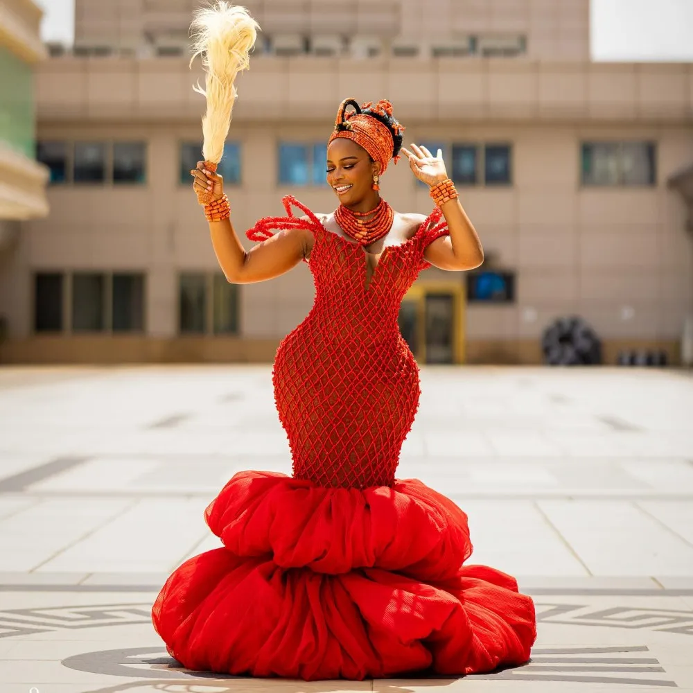 Великолепные вечерние платья русалки с открытыми плечами, уникальный дизайн, многоуровневое пышное платье больших размеров для выпускного вечера для африканских женщин
Великолепные вечерние платья русалки с открытыми плечами, уникальный дизайн, многоуровневое пышное платье больших размеров для выпускного вечера для африканских женщин