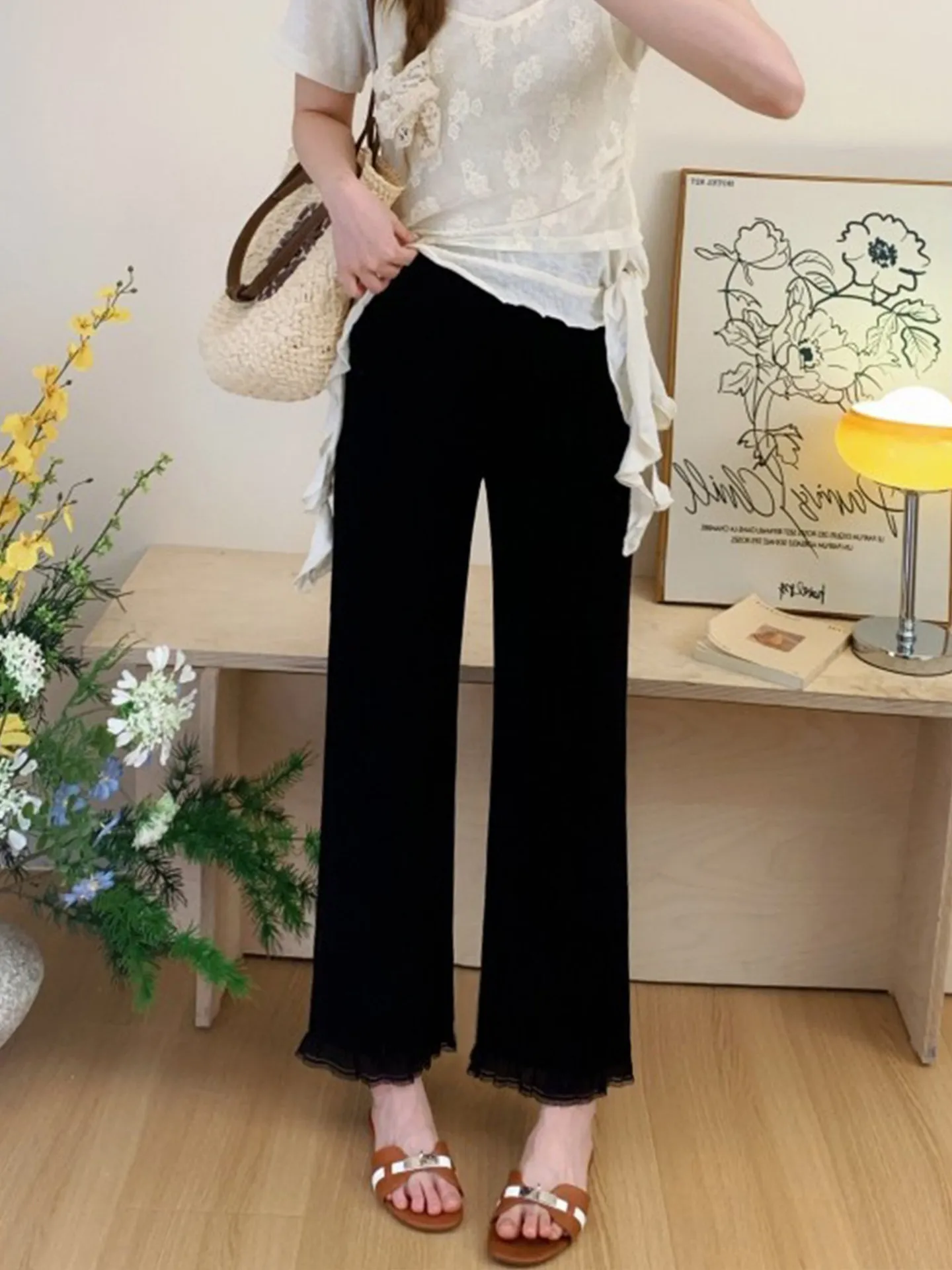 Black Lace Trim Micro Flared Casual Pants Women Summer Thin Straight Leg Elastic Waist Slimming Trousers Commute Style Polyes...
Black Lace Trim Micro Flared Casual Pants Women Summer Thin Straight Leg Elastic Waist Slimming Trousers Commute Style Polyes...