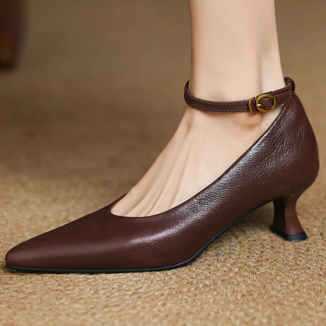 Danxuefei, новинка 2025, женские туфли-лодочки из овчины с острым носком и ремешком на щиколотке, элегантные женские повседневные тонкие модельные туфли на каблуке для женщин
Danxuefei, новинка 2025, женские туфли-лодочки из овчины с острым носком и ремешком на щиколотке, элегантные женские повседневные тонкие модельные туфли на каблуке для женщин