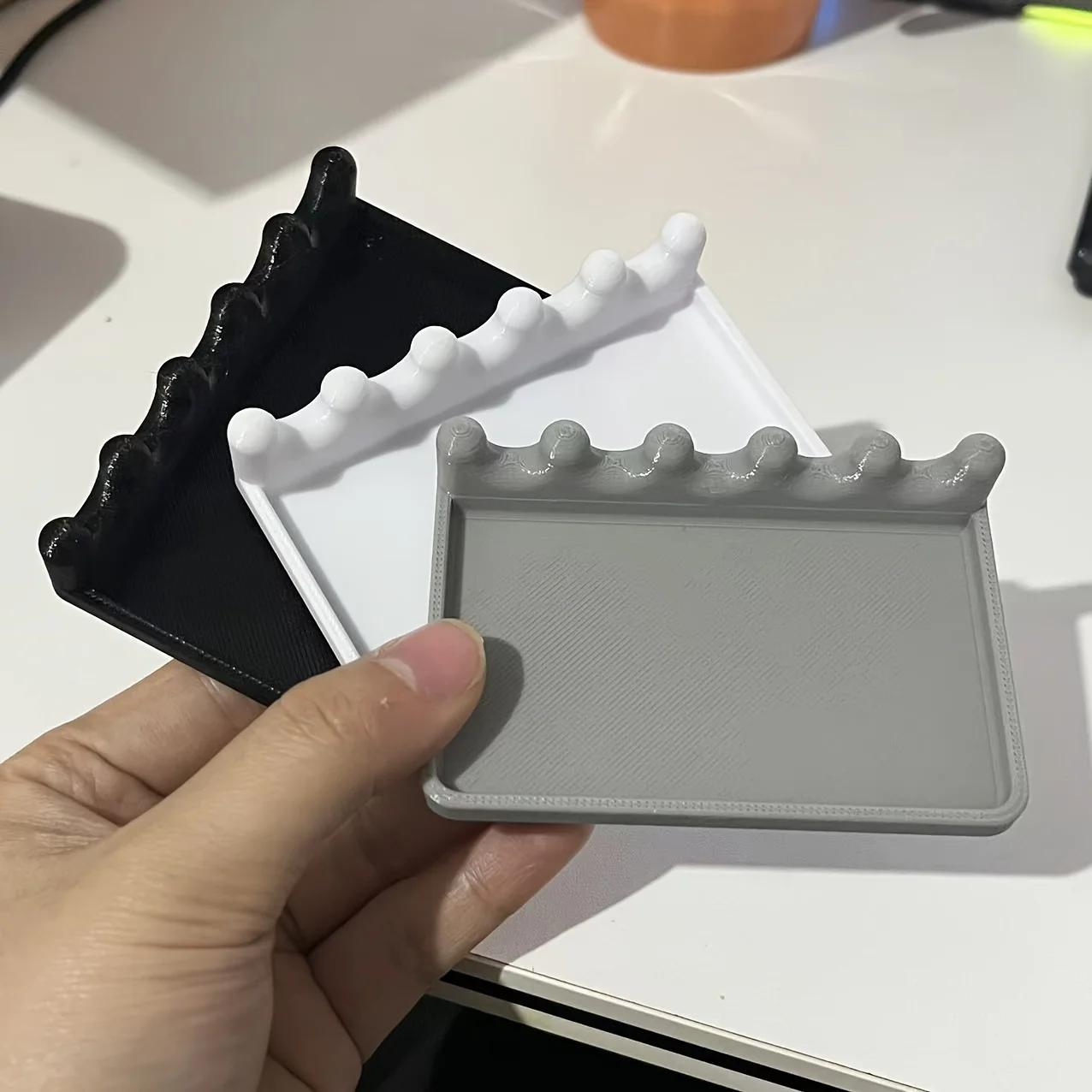 1pc Portable Brush Stand with Drip Tray | Front Tray Design, Easy Cleaning, Saves Space, for All Painting Types
1pc Portable Brush Stand with Drip Tray | Front Tray Design, Easy Cleaning, Saves Space, for All Painting Types