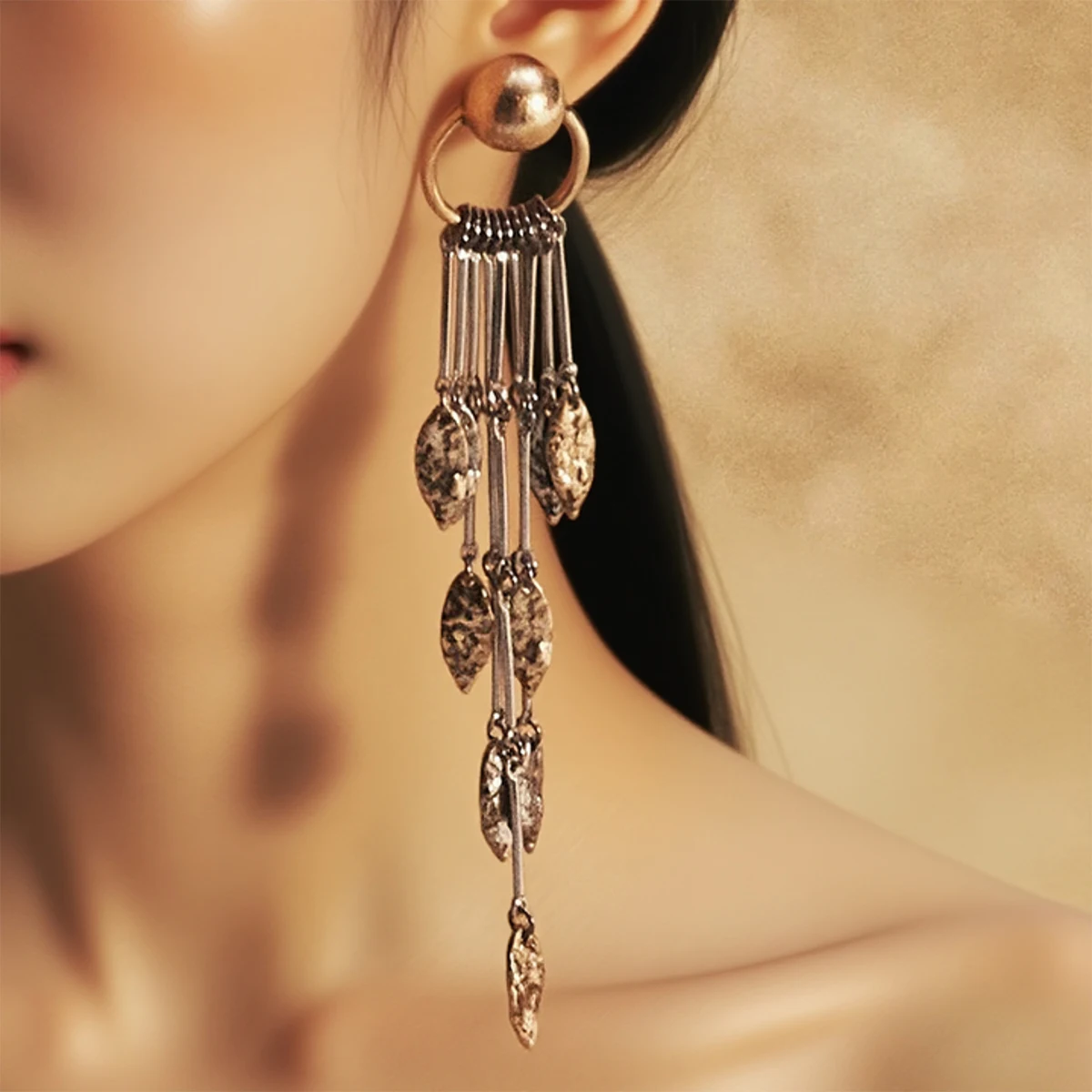 ZAA Vintage Metal Long Tassel Earrings Irregular Leaf Drop Earrings for Women Holiday Party Jewelry Gifts
ZAA Vintage Metal Long Tassel Earrings Irregular Leaf Drop Earrings for Women Holiday Party Jewelry Gifts
