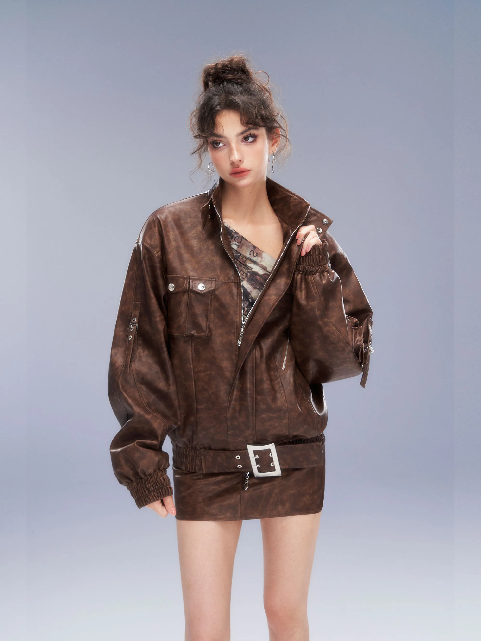 Original American Vintage Leather Jaet with ket Motorcycle Sle Women's Coat Skirt Set Long Sve Zipper Closure PU Ma...
Original American Vintage Leather Jaet with ket Motorcycle Sle Women's Coat Skirt Set Long Sve Zipper Closure PU Ma...