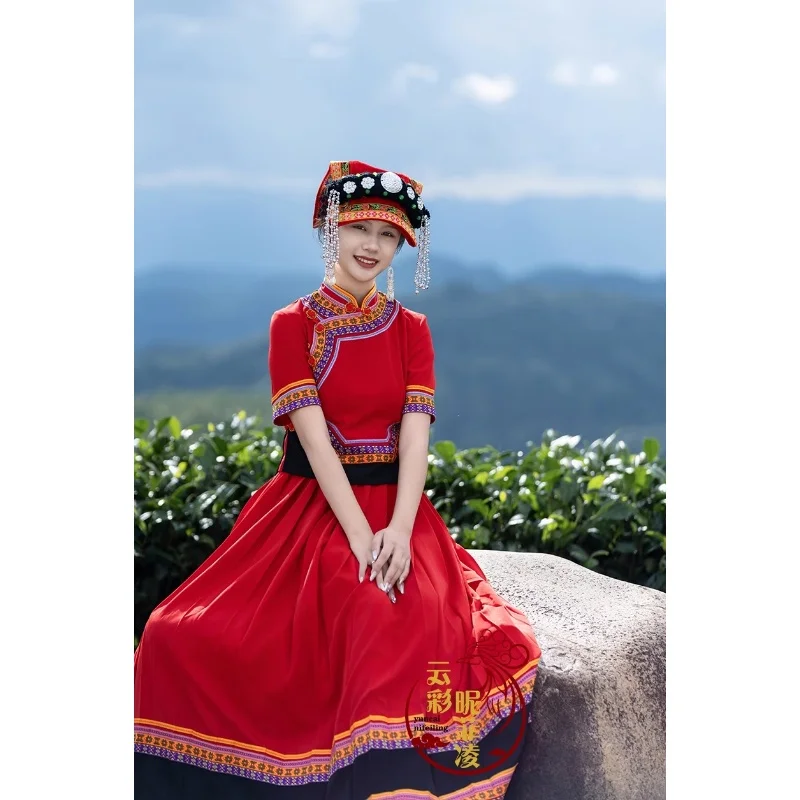 China Yunnan Yi Ethnic Style Embroidery Red Short Sleeve Pleated Long Dress Suit
China Yunnan Yi Ethnic Style Embroidery Red Short Sleeve Pleated Long Dress Suit