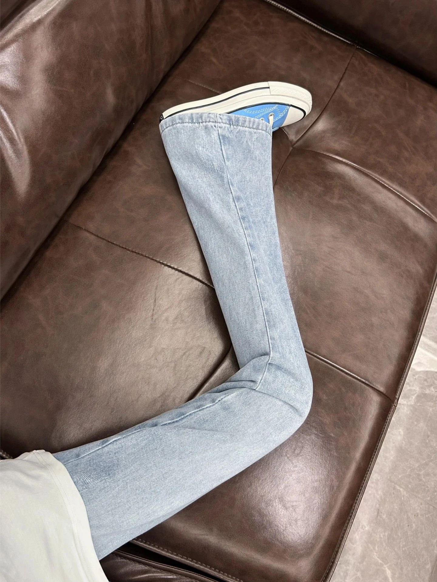Light Blue Bell Bottom Knife Jeans Men's American High Street Slimming Straight Leg Jeans Cleanfit Leg Lengthening
Light Blue Bell Bottom Knife Jeans Men's American High Street Slimming Straight Leg Jeans Cleanfit Leg Lengthening