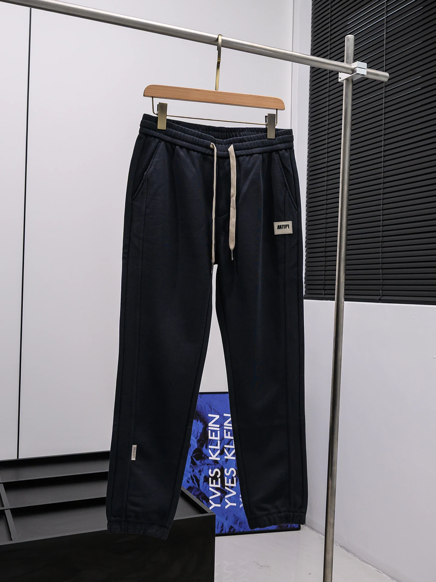 Men's Casual Sports Pants Spring New Style Outdoor Elastic Waist Baggy Cuffed Leisure Trousers Versatile Comfortable Fit
Men's Casual Sports Pants Spring New Style Outdoor Elastic Waist Baggy Cuffed Leisure Trousers Versatile Comfortable Fit