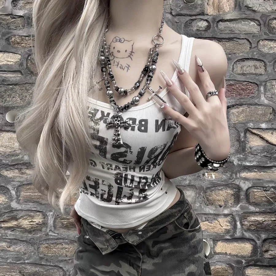 Fashionable Punk Style Necklace, Niche Personalized Design Cross Pendant Gift Jewelry
Fashionable Punk Style Necklace, Niche Personalized Design Cross Pendant Gift Jewelry