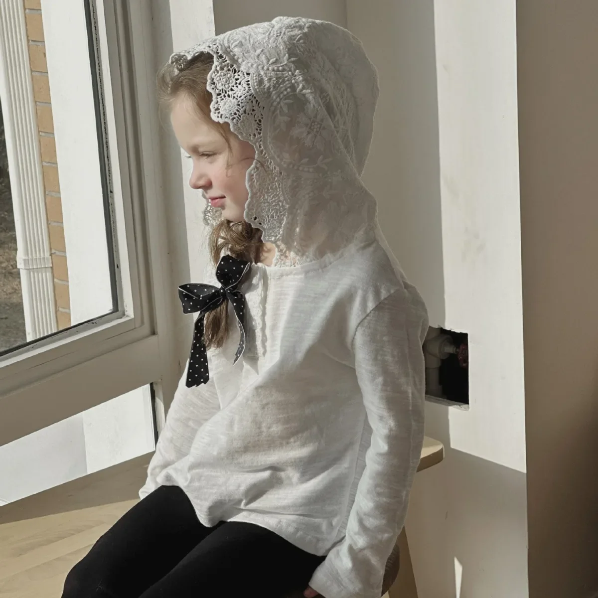 T-shirt Spring New Girls Long Sleeved Korean Cotton Lace Hooded Tops Children Undershirt Round Collar 2024 Sweet
T-shirt Spring New Girls Long Sleeved Korean Cotton Lace Hooded Tops Children Undershirt Round Collar 2024 Sweet