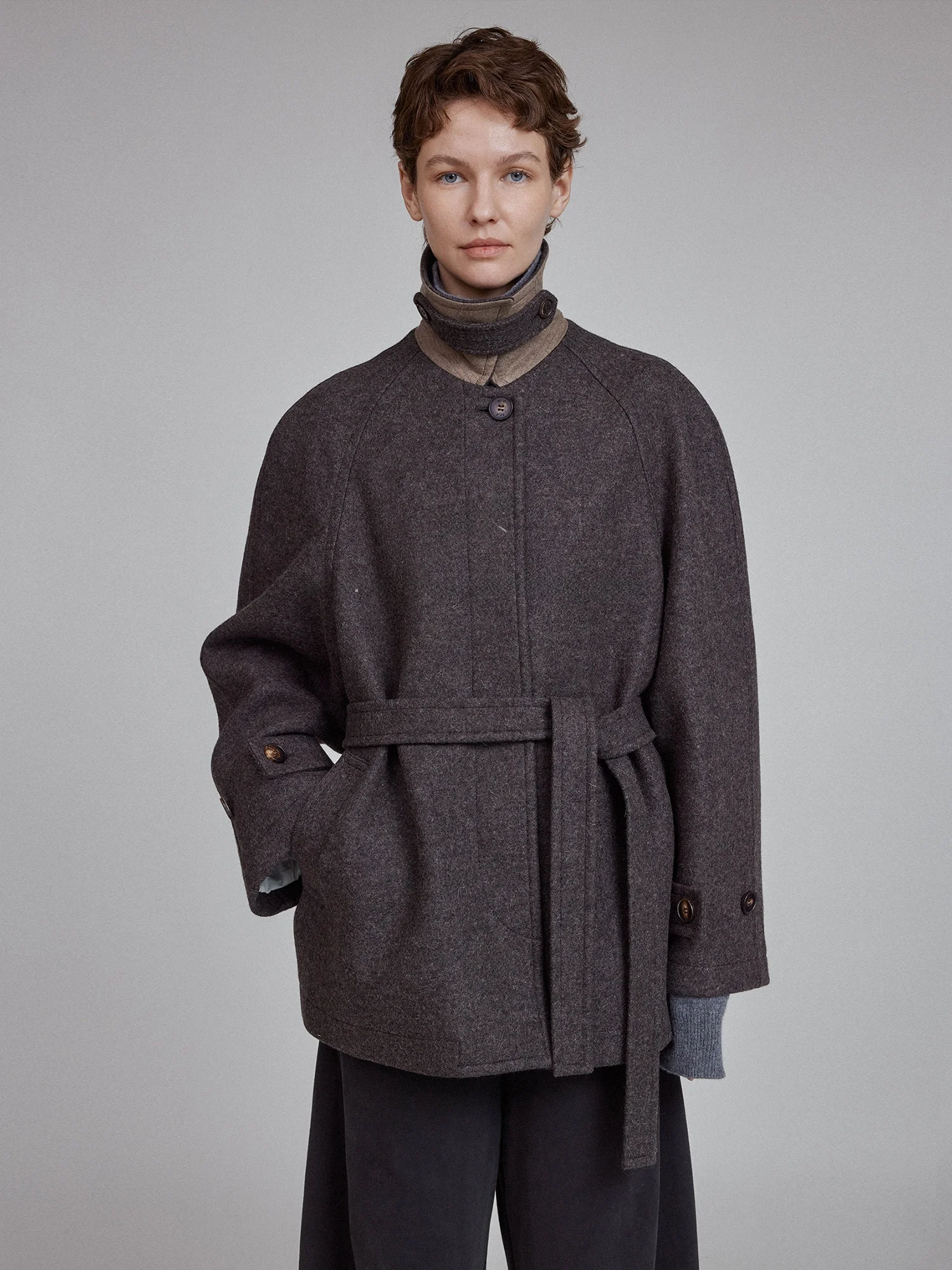 Vintage Classic ort Woolen Coat Cold Tea Brown oulder Sve Insertion Tapered ape Women's Faion Commute Sle
Vintage Classic ort Woolen Coat Cold Tea Brown oulder Sve Insertion Tapered ape Women's Faion Commute Sle