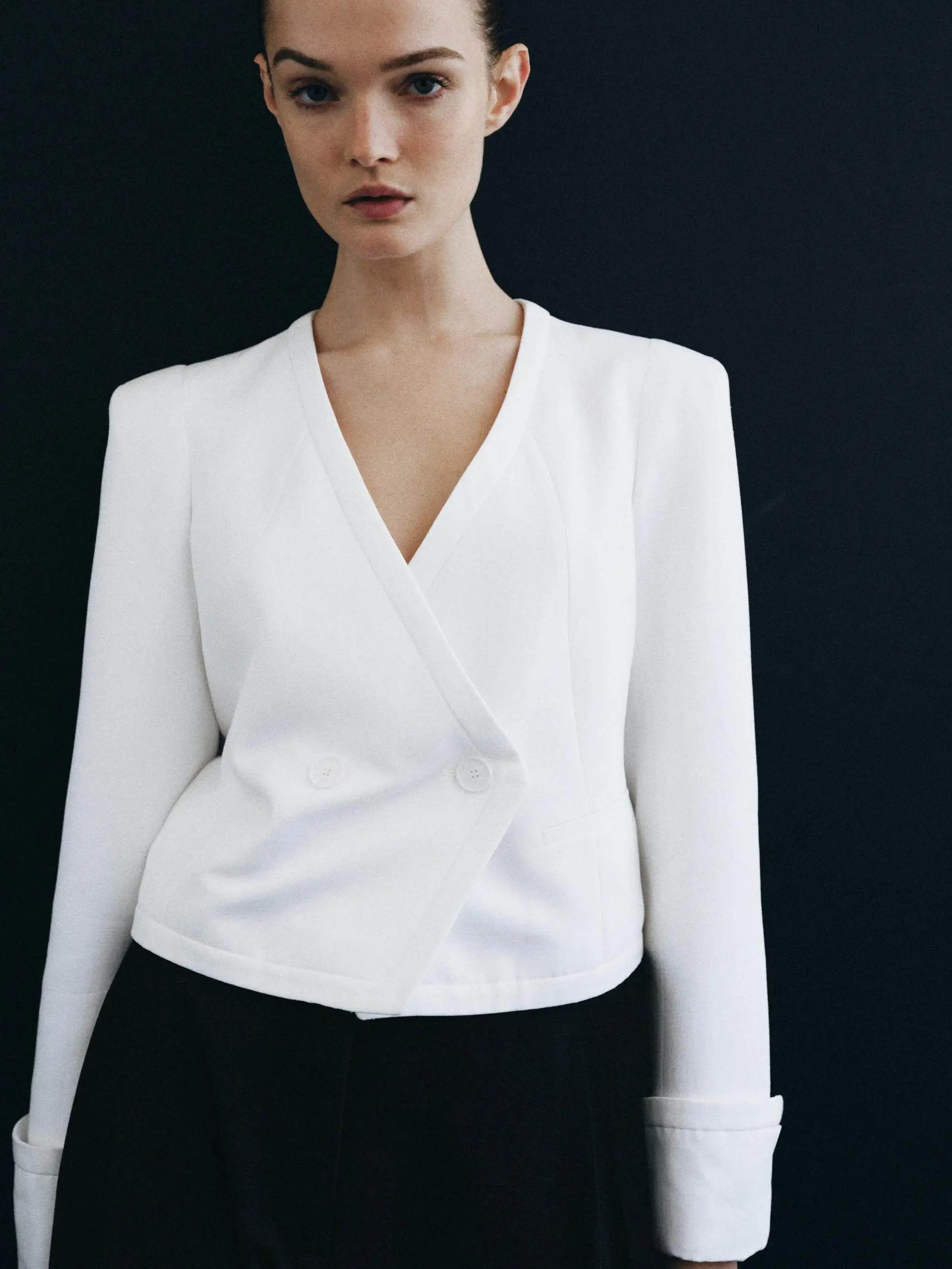 Fashionable Casual Long Sleeve V-Neck Short Style Women's Suit Jacket New Arrival Spring 2026 Standard Fit French Style Outer...
Fashionable Casual Long Sleeve V-Neck Short Style Women's Suit Jacket New Arrival Spring 2026 Standard Fit French Style Outer...