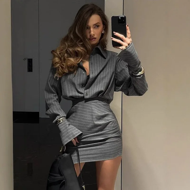 Cross-border Striped Long-sleeved Short Skirt European American Spring Summer New Mini Body-hugging Skirt Slimming Set Fashion
Cross-border Striped Long-sleeved Short Skirt European American Spring Summer New Mini Body-hugging Skirt Slimming Set Fashion