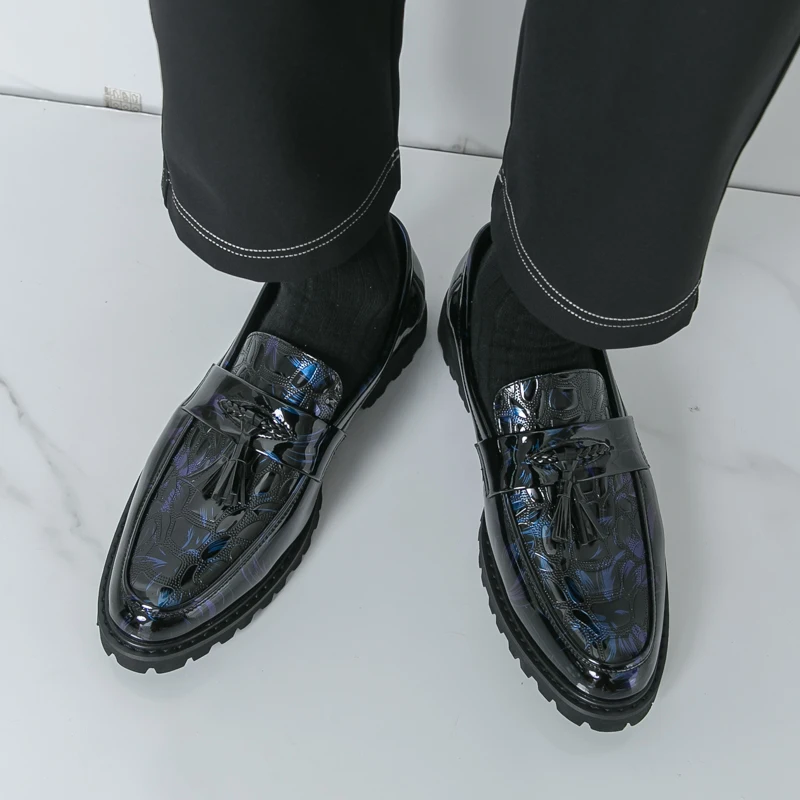 Мужские лоферы с кисточками и украшением на низком каблуке, классические деловые модельные мужские туфли, размеры 38-46
Мужские лоферы с кисточками и украшением на низком каблуке, классические деловые модельные мужские туфли, размеры 38-46