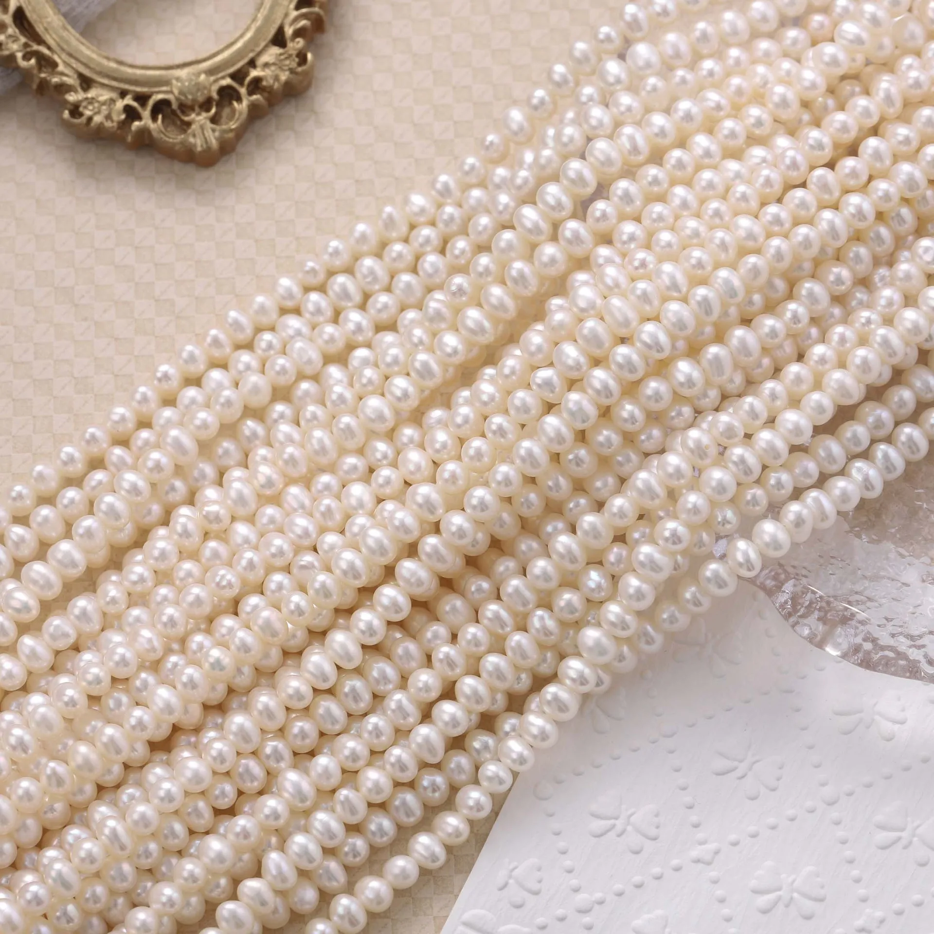 4-5mm Natural Freshwater Pearl Beads Polished Loose Oval Bead for Jewelry Making DIY Fashion Pearl Necklace Earrings Gifts
4-5mm Natural Freshwater Pearl Beads Polished Loose Oval Bead for Jewelry Making DIY Fashion Pearl Necklace Earrings Gifts