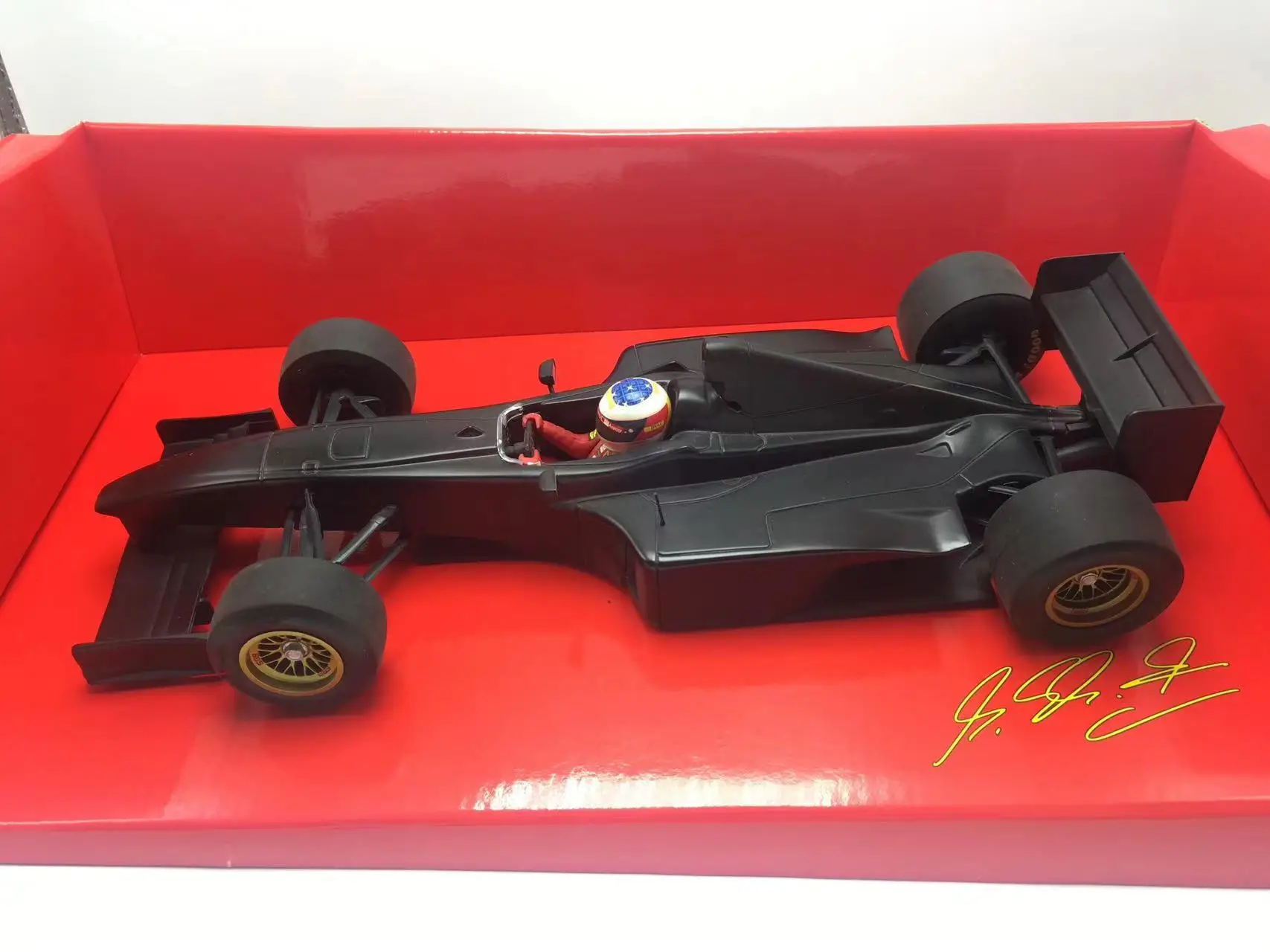 Minichamps 1:18 F1 1998 Schumacher F300 Test Vehicle Simulation Limited Edition Resin Metal Static Car Model Toy Gift
Minichamps 1:18 F1 1998 Schumacher F300 Test Vehicle Simulation Limited Edition Resin Metal Static Car Model Toy Gift